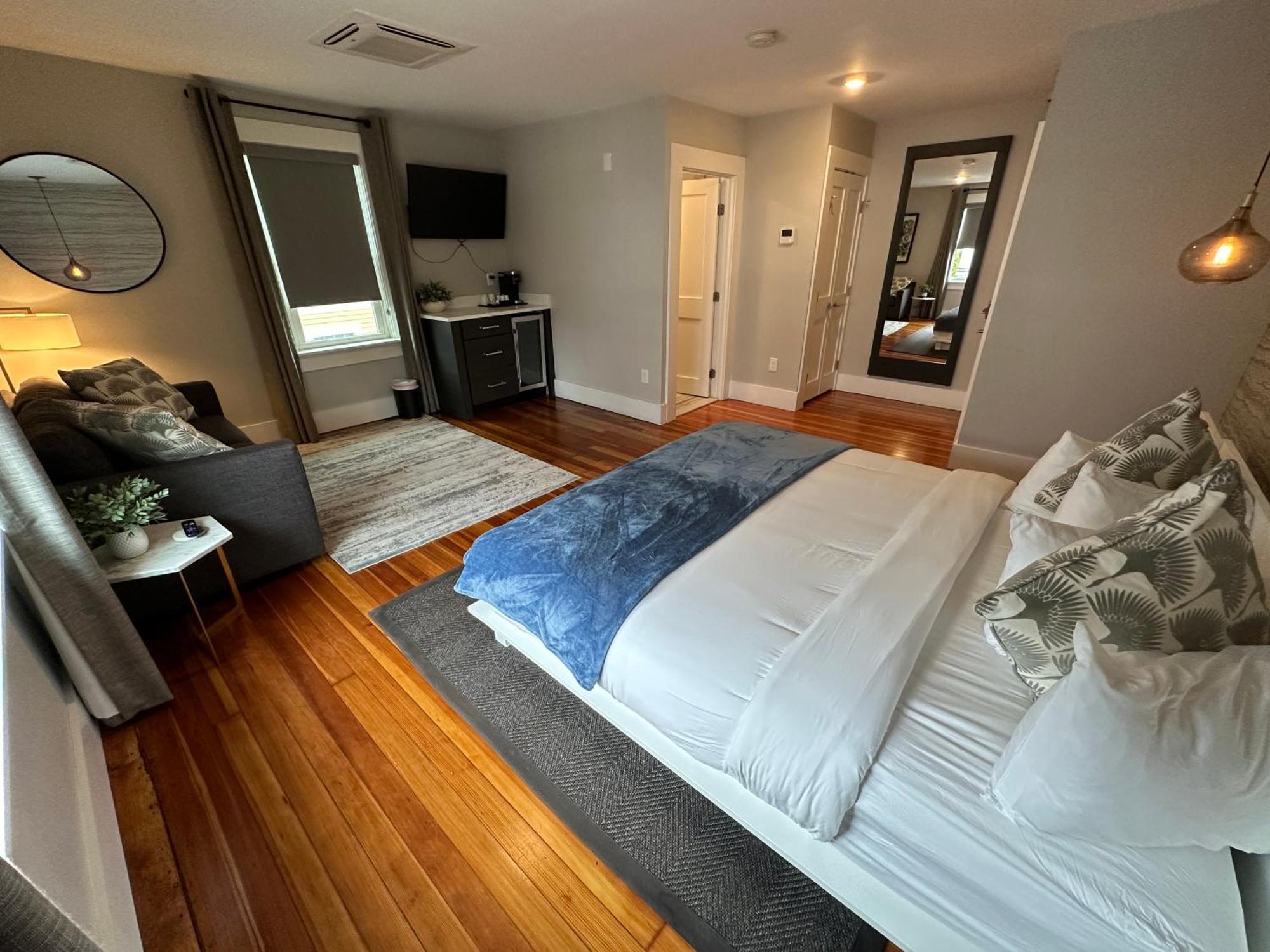 Entire Modern 7 Unit 7 Bath Boutique Inn Newport Exterior foto