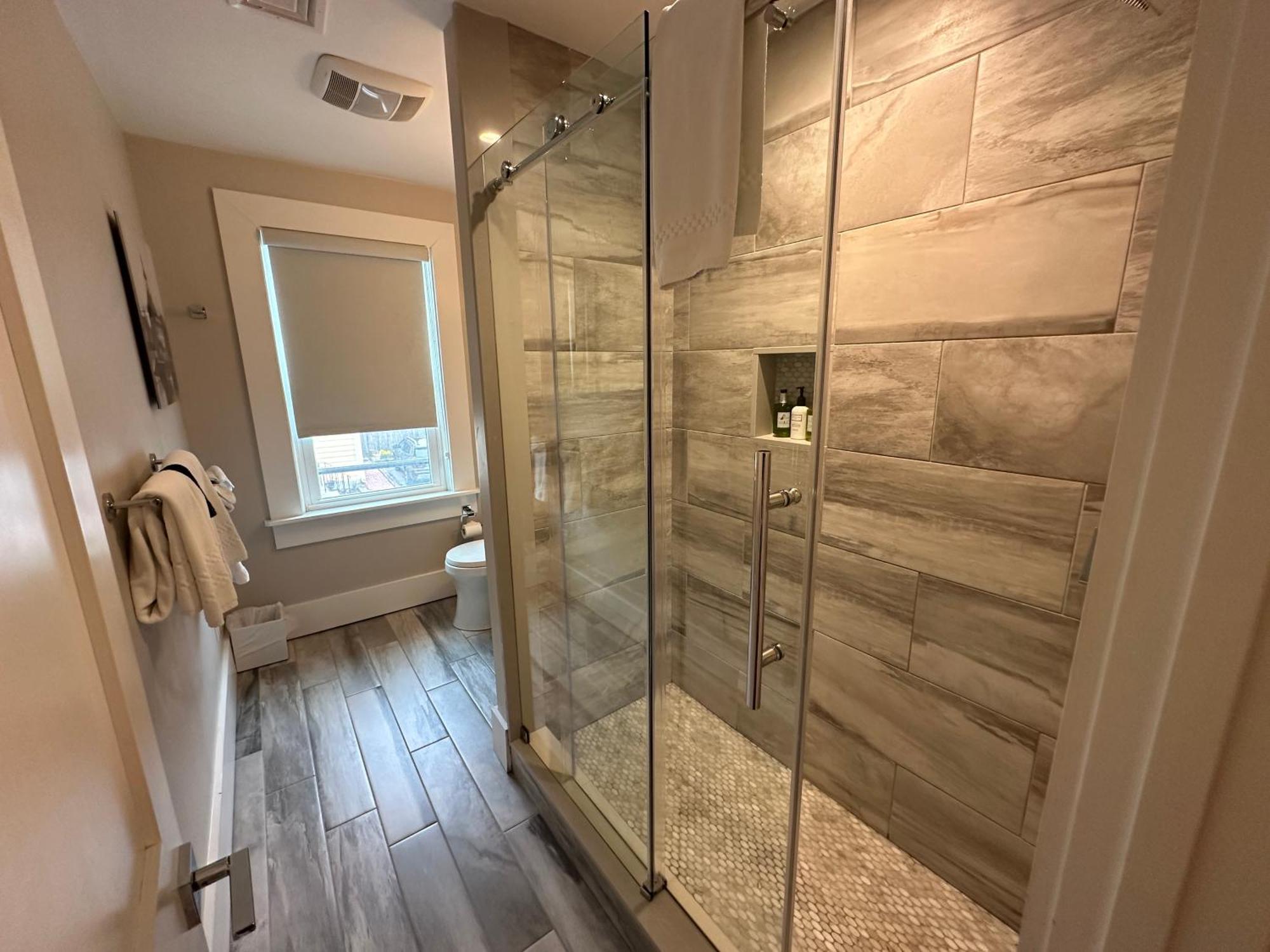 Entire Modern 7 Unit 7 Bath Boutique Inn Newport Exterior foto
