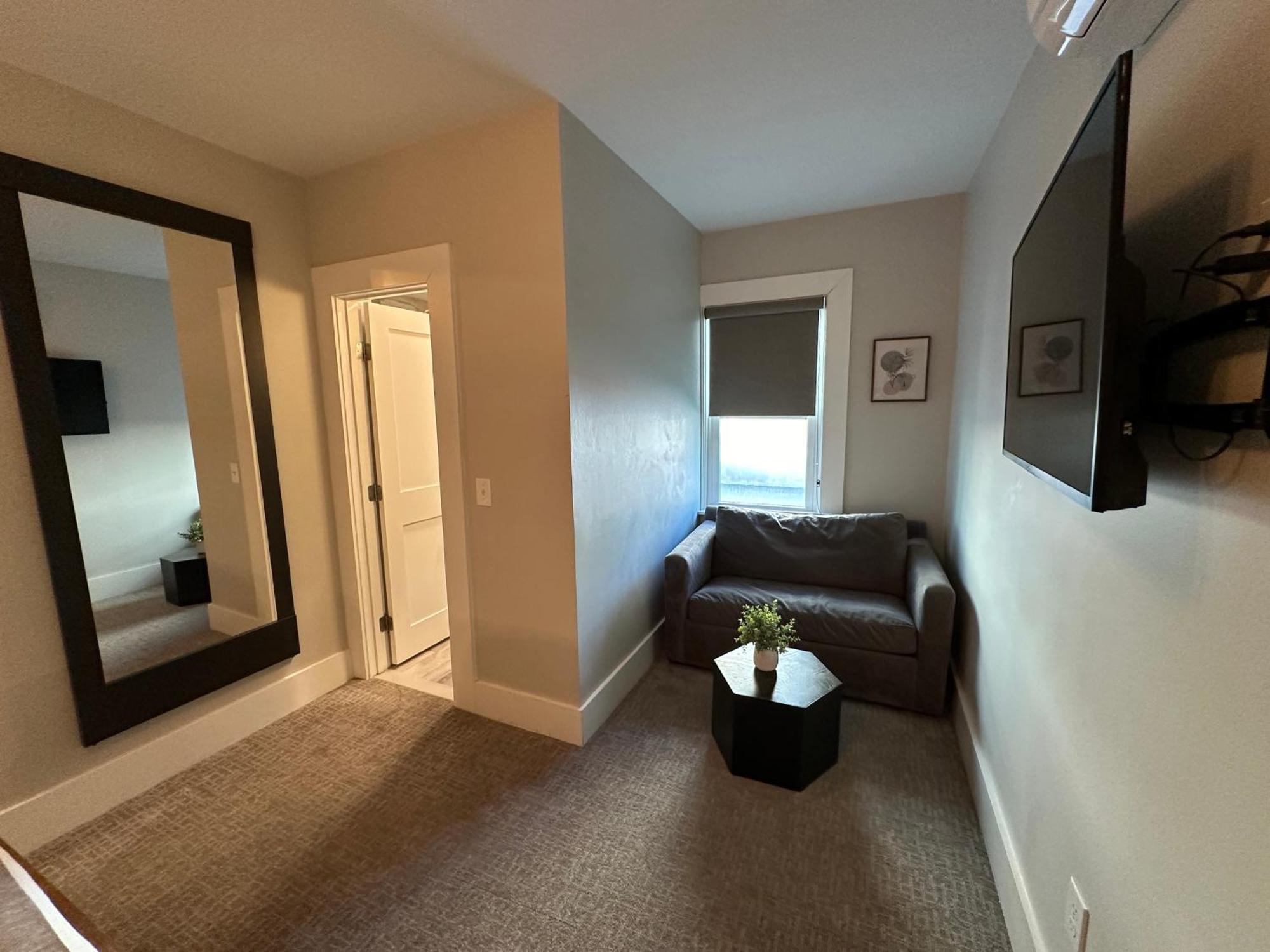 Entire Modern 7 Unit 7 Bath Boutique Inn Newport Exterior foto